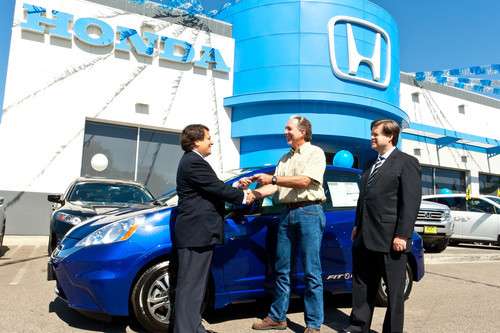 honda delivers first fit ev electric car southern ca customer